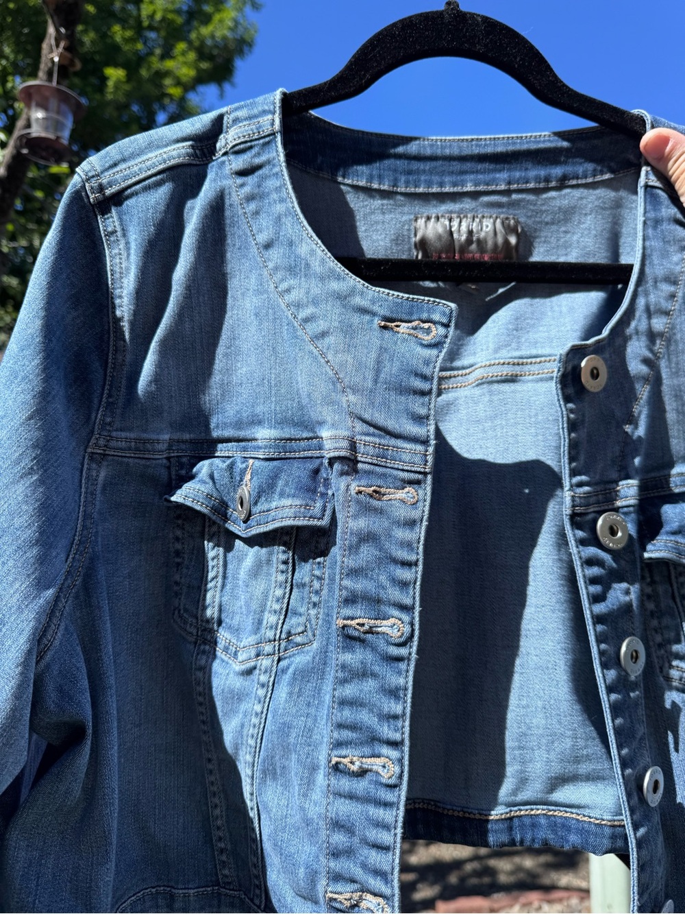Torrid Cropped Denim Jean Jacket, three-quarter sleeves, Size 3 - Picture 4 of 6